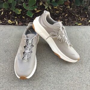 HOKA One One Men’s Transport Hiking/Walking Shoes Tan New in Box